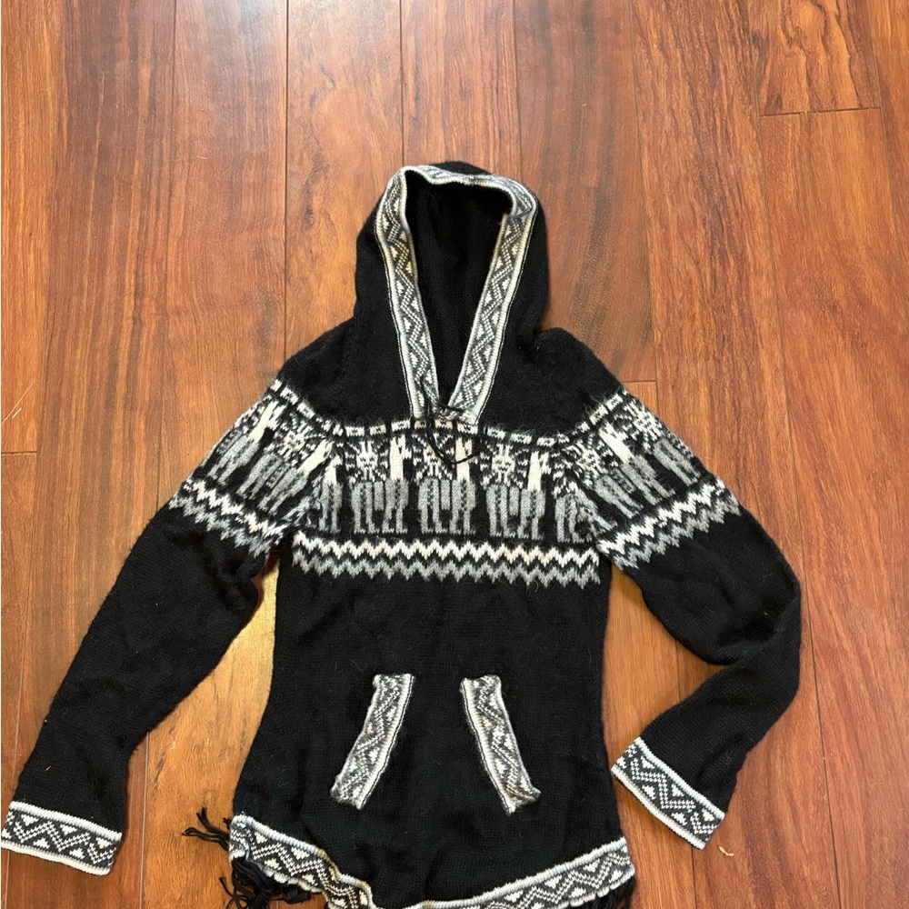 Black Alpaca Wool Sweater – Made in Bolivia – Women’s Small